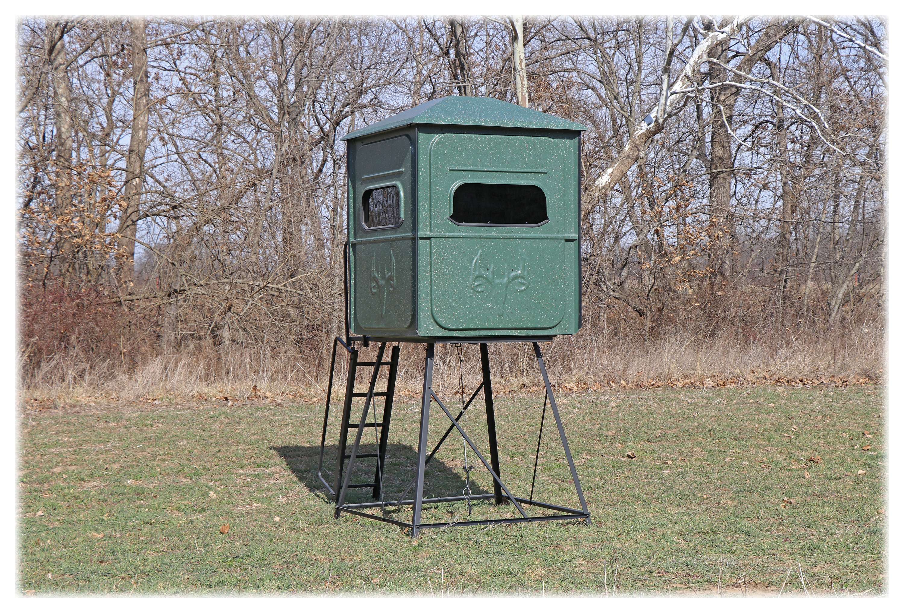 Redneck Blinds The Trophy Tower Platinum Hunting Blind With Stand 